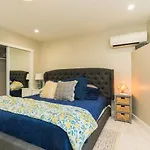Remodeled 2-Bedroom Unit In Fremont W/ Luxe Bathrooms