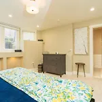 Remodeled 2-Bedroom Unit In Fremont W/ Luxe Bathrooms