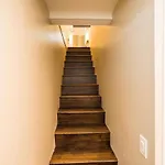 Remodeled 2-Bedroom Unit In Fremont W/ Luxe Bathrooms