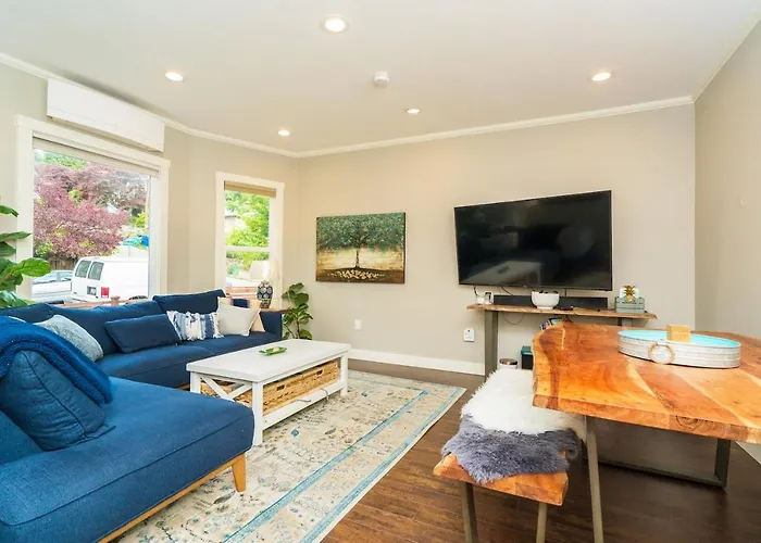 Remodeled 2-Bedroom Unit In Fremont W/ Luxe Bathrooms