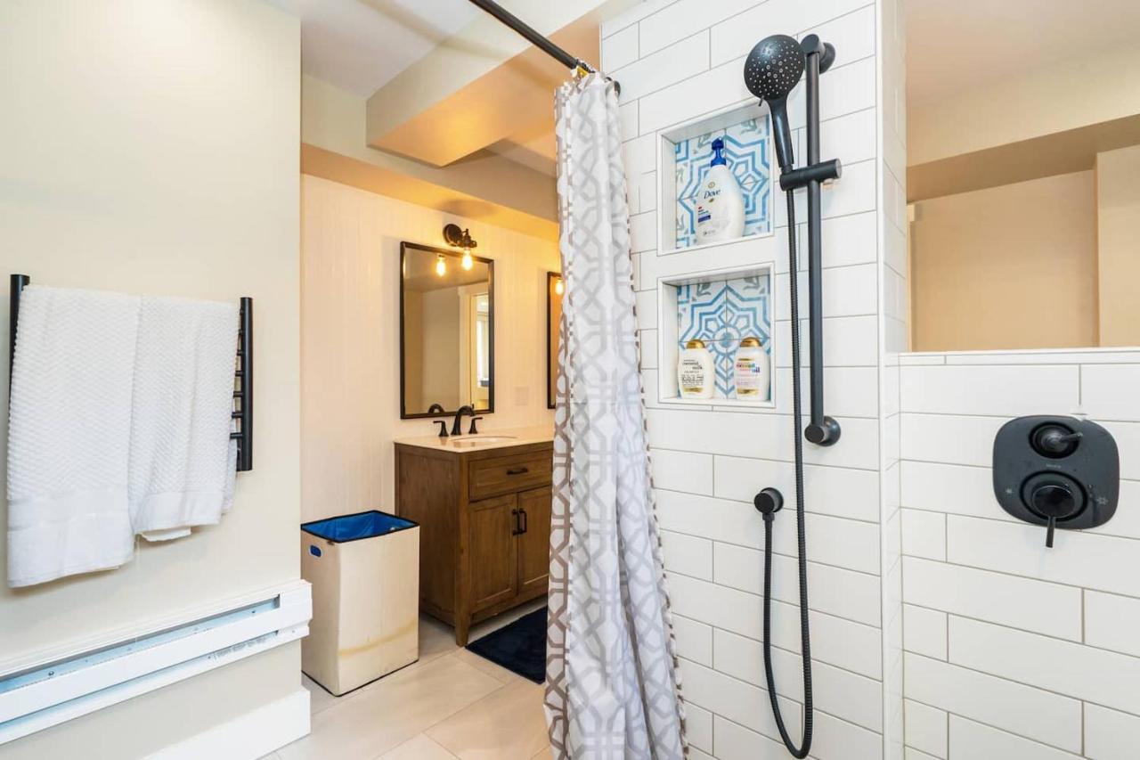 Remodeled 2-bedroom Unit In Fremont W/ Luxe Bathrooms Apartment Seattle